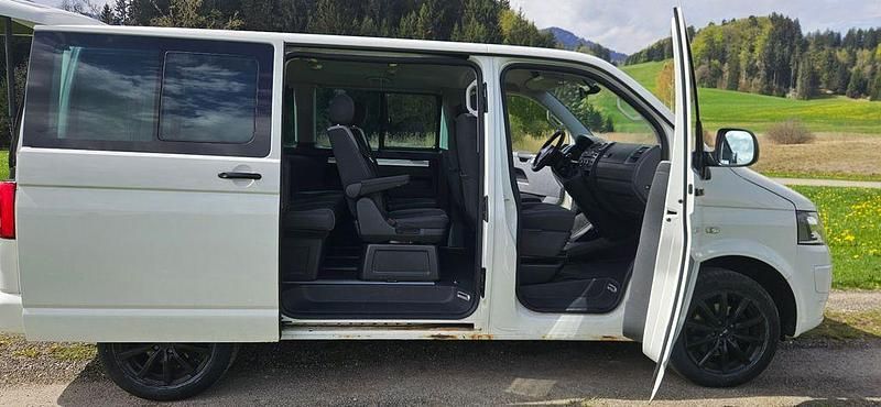 Usado VW Multivan 140 HP (102 kW) 2012 Branco Monovolume