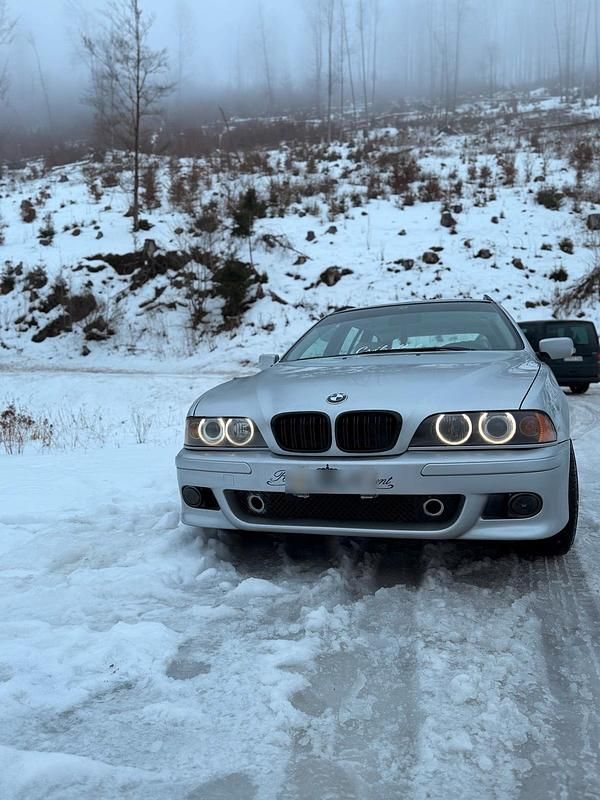 Gebraucht BMW 525 163 PS (119 kW) 2003 Silber Kombi