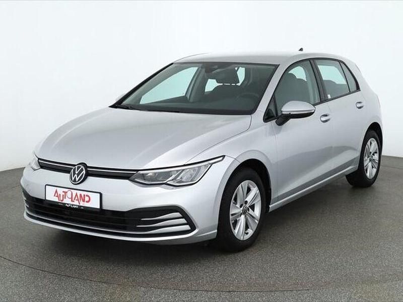 Gebraucht VW Golf VIII 131 PS (96 kW) 2023 Reflexsilber metallic Limousine