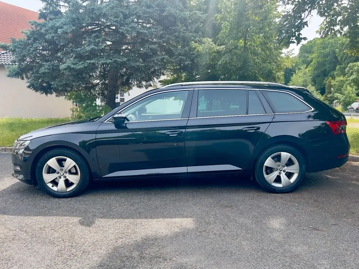 Gebraucht Skoda Superb Premium Edition 190 PS (139 kW) 2019 Schwarz Kombi