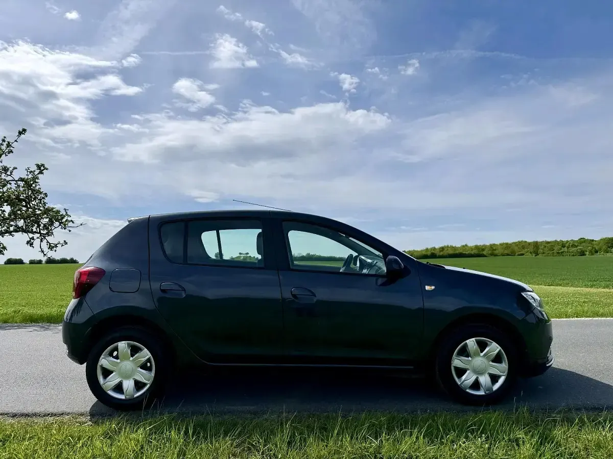 Gebraucht Dacia Sandero 73 PS (53 kW) 2017 Grau Kleinwagen