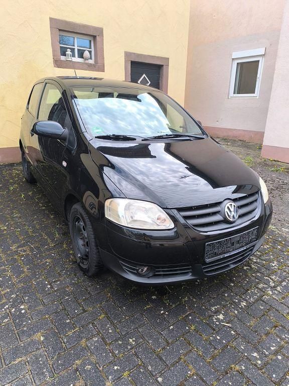 Second-hand VW Fox 54 CP (39 kW) 2011 Negru Hatchback