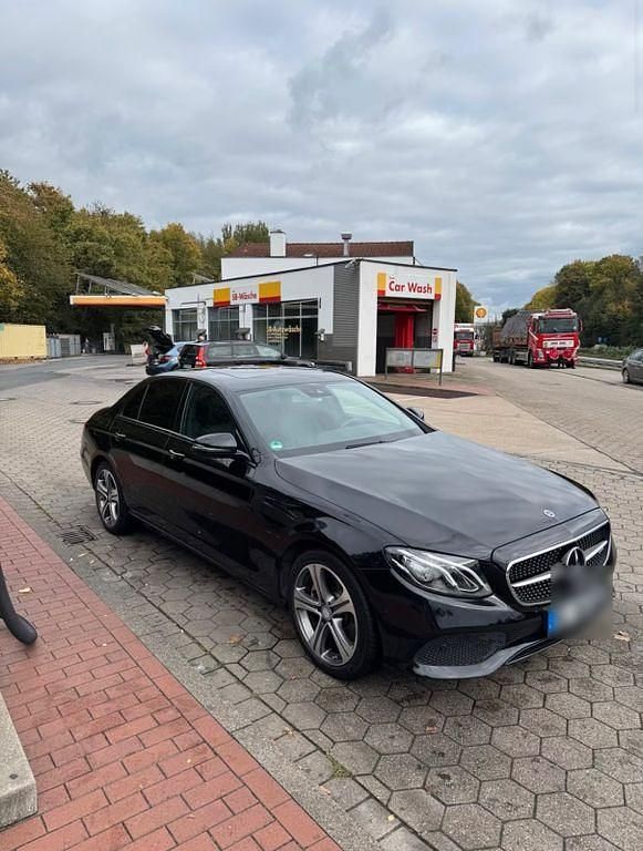Gebraucht Mercedes E200 184 PS (135 kW) 2018 Schwarz Limousine
