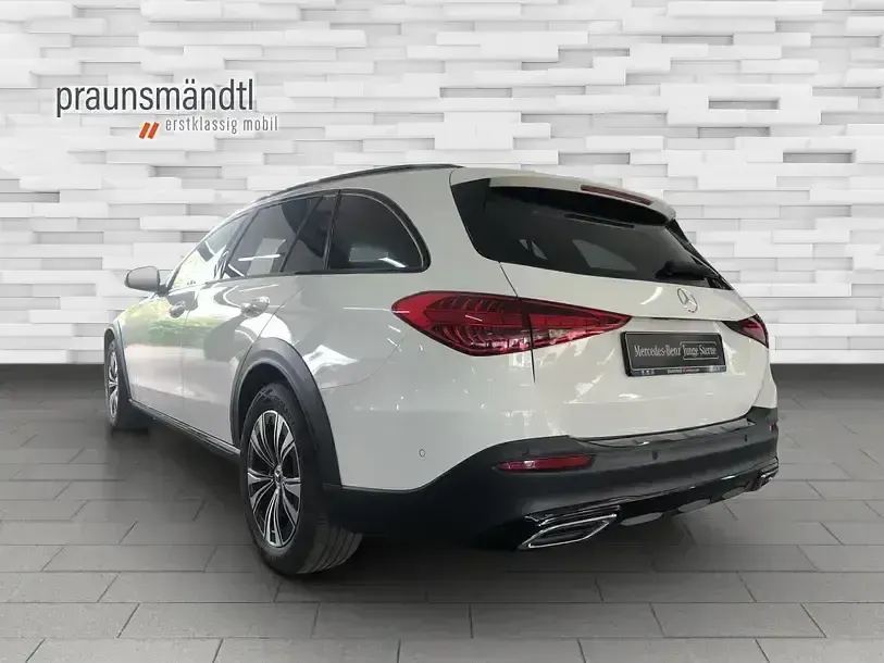 Gebraucht Mercedes C200 Avantgarde 204 PS (150 kW) 2022 Unilack polarweiß Limousine