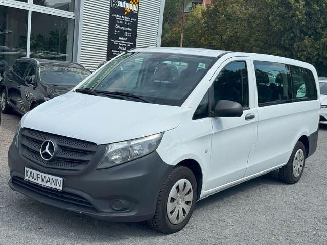Weiss Gebraucht 2015 Mercedes Vito Van / Kleinbus | 19.890 € - Bild 1/4