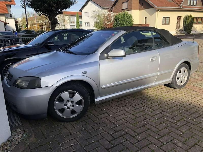 Gebraucht Opel Astra Cabriolet Edition 125 PS (91 kW) 2004 Silber Cabrio