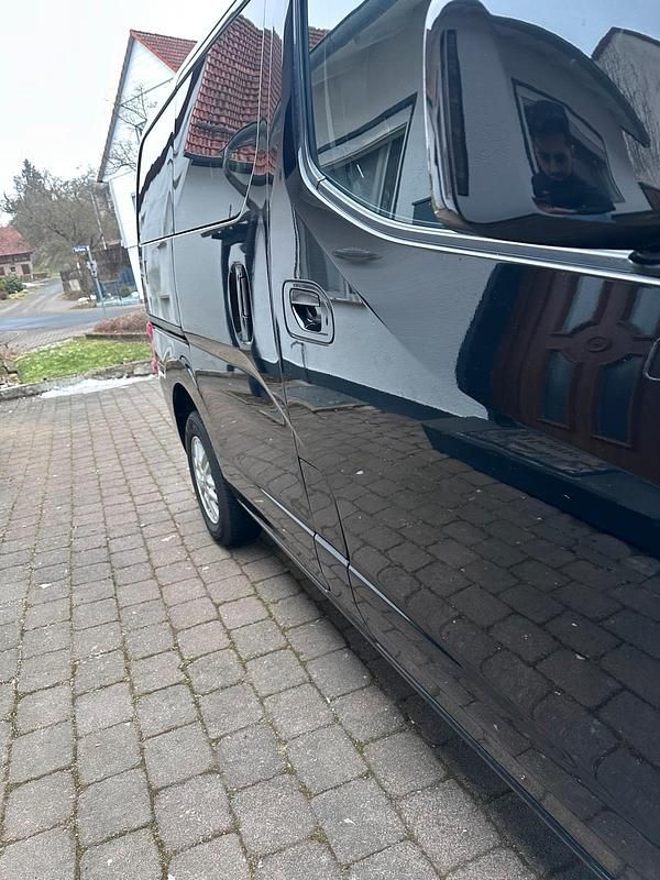 Gebraucht Nissan Evalia 110 PS (80 kW) 2012 Schwarz Van / Kleinbus