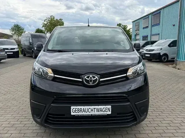 Gebraucht Toyota Proace 179 PS (131 kW) 2023 Schwarz Van / Kleinbus