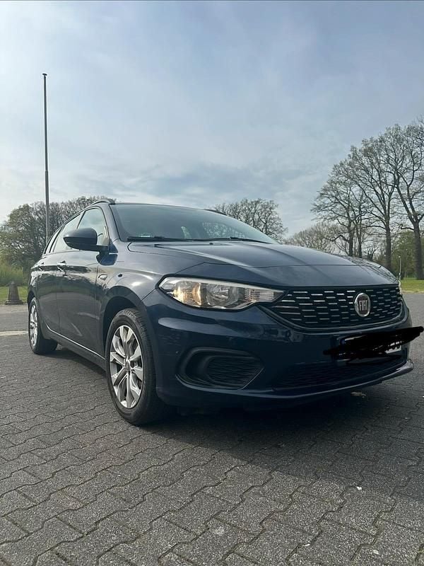 Gebraucht Fiat Tipo 95 PS (69 kW) 2018 Blau Kombi