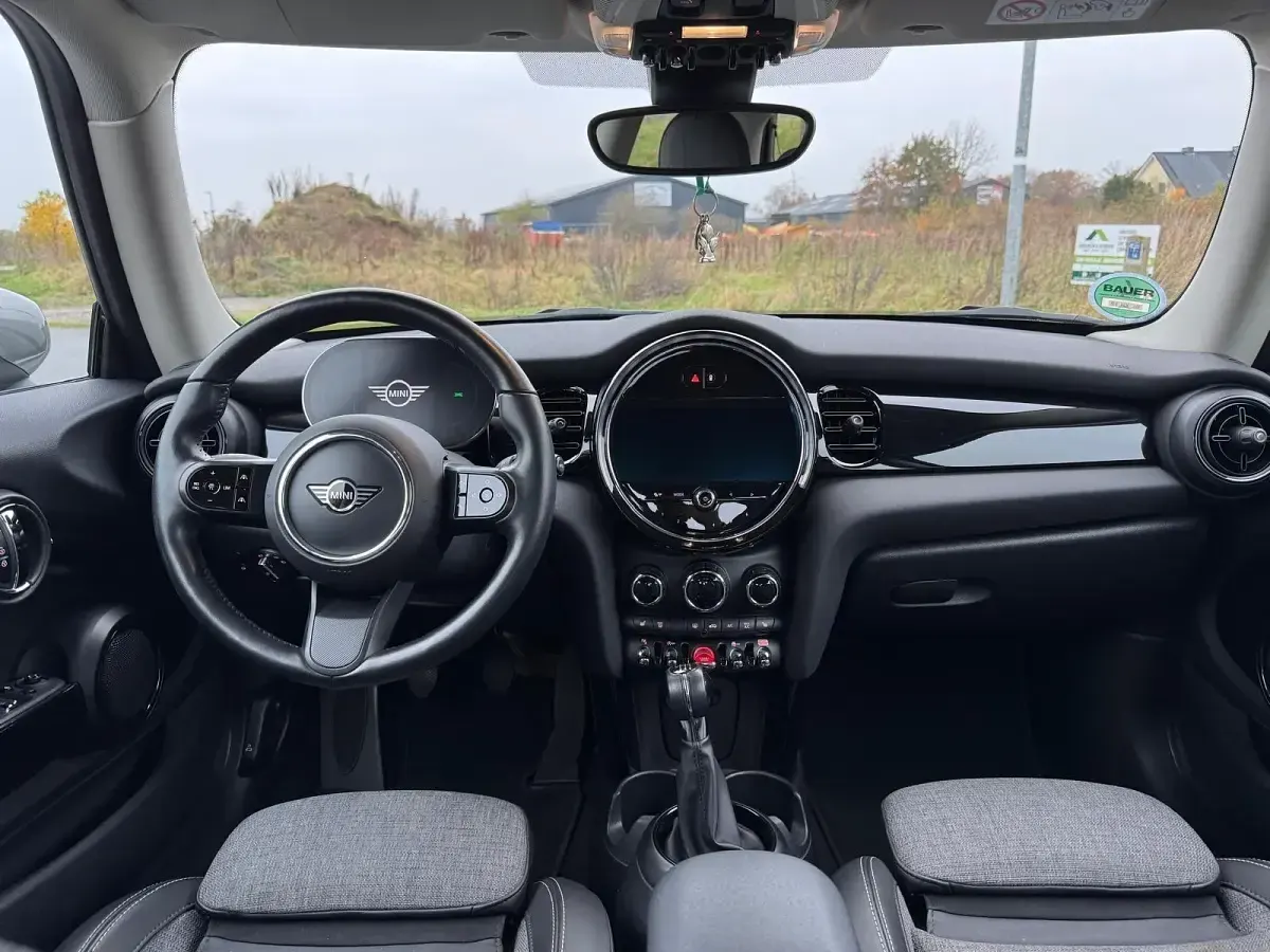 Gebraucht Mini Cooper Hatch 136 PS (100 kW) 2021 Grau Kleinwagen