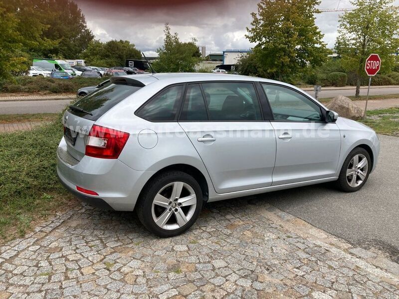 Gebraucht Skoda Rapid Drive 86 PS (63 kW) 2015 Silber Kombi