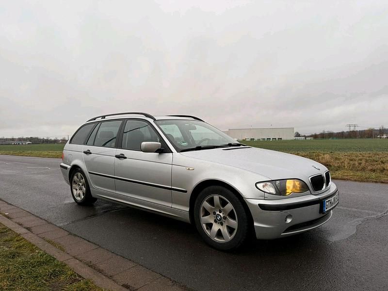 Silber Gebraucht 2003 BMW 320 Kombi | 2.699 € (Fairer Preis) - Bild 1/4