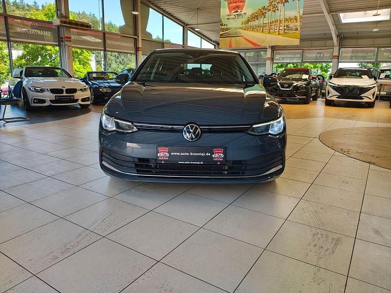 Second-hand VW Golf VIII Active 150 CP (110 kW) 2022 Gri Berlinǎ
