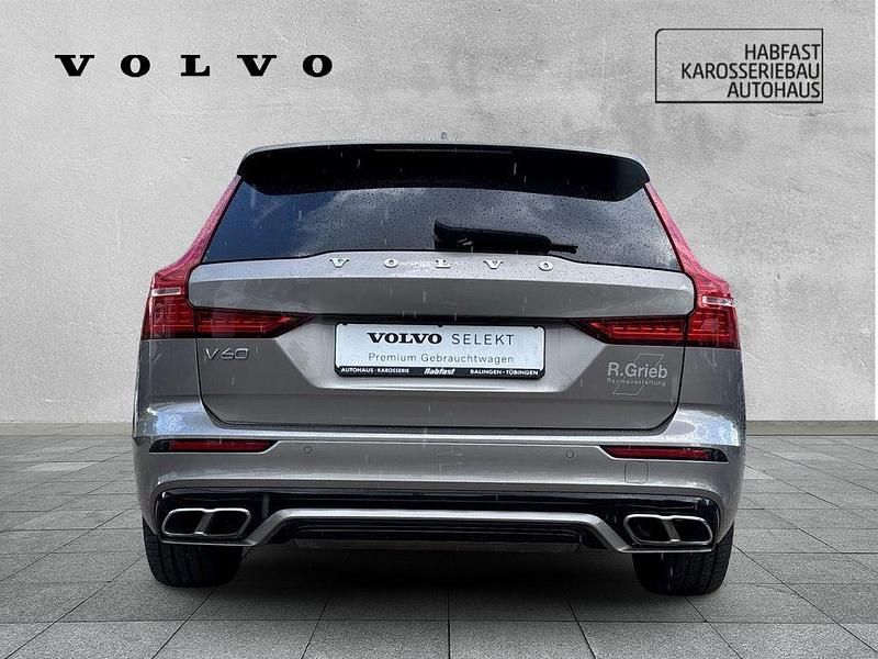 Gebraucht Volvo V60 Plus 455 PS (334 kW) 2022 Pebble grey / metallic Kombi