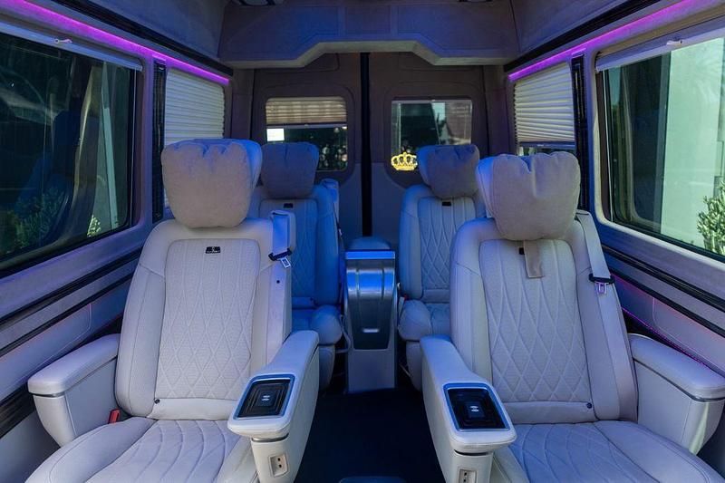 Gebraucht Mercedes Sprinter 190 PS (139 kW) 2023 Schwarz Van