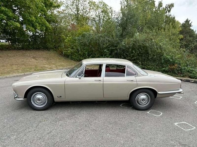 Ascot fawn Gebraucht 1971 Jaguar XJ6 Limousine | 34.900 € - Bild 1/4