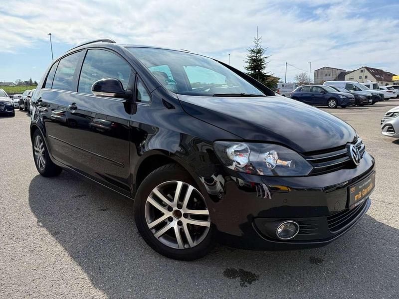Deep black perleffekt Gebraucht 2009 VW Golf Plus Cross Comfortline Van / Kleinbus | 7.950 € (Teuer) - Bild 1/4