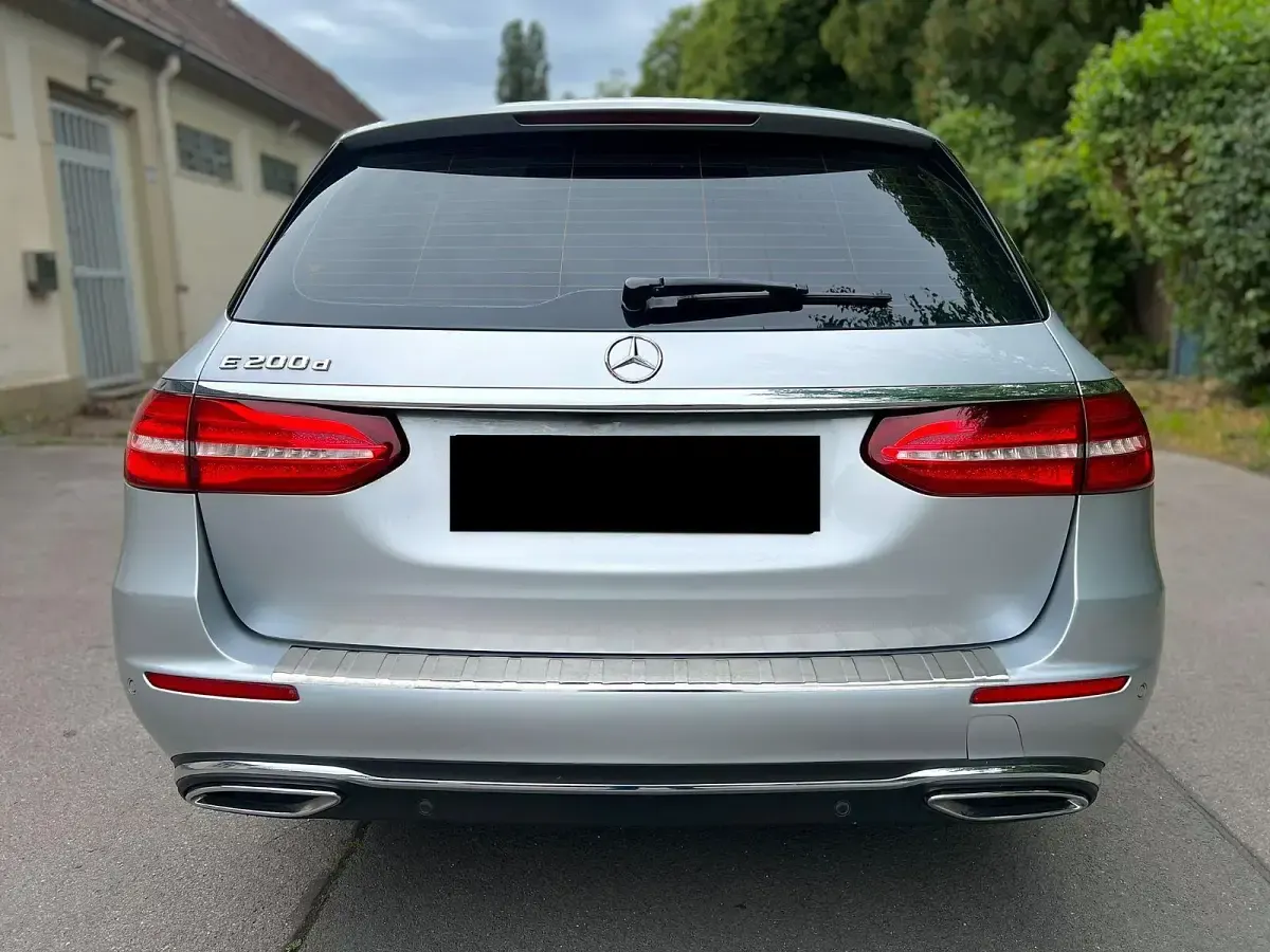 Gebraucht Mercedes E200 Avantgarde 150 PS (110 kW) 2017 Silber Kombi