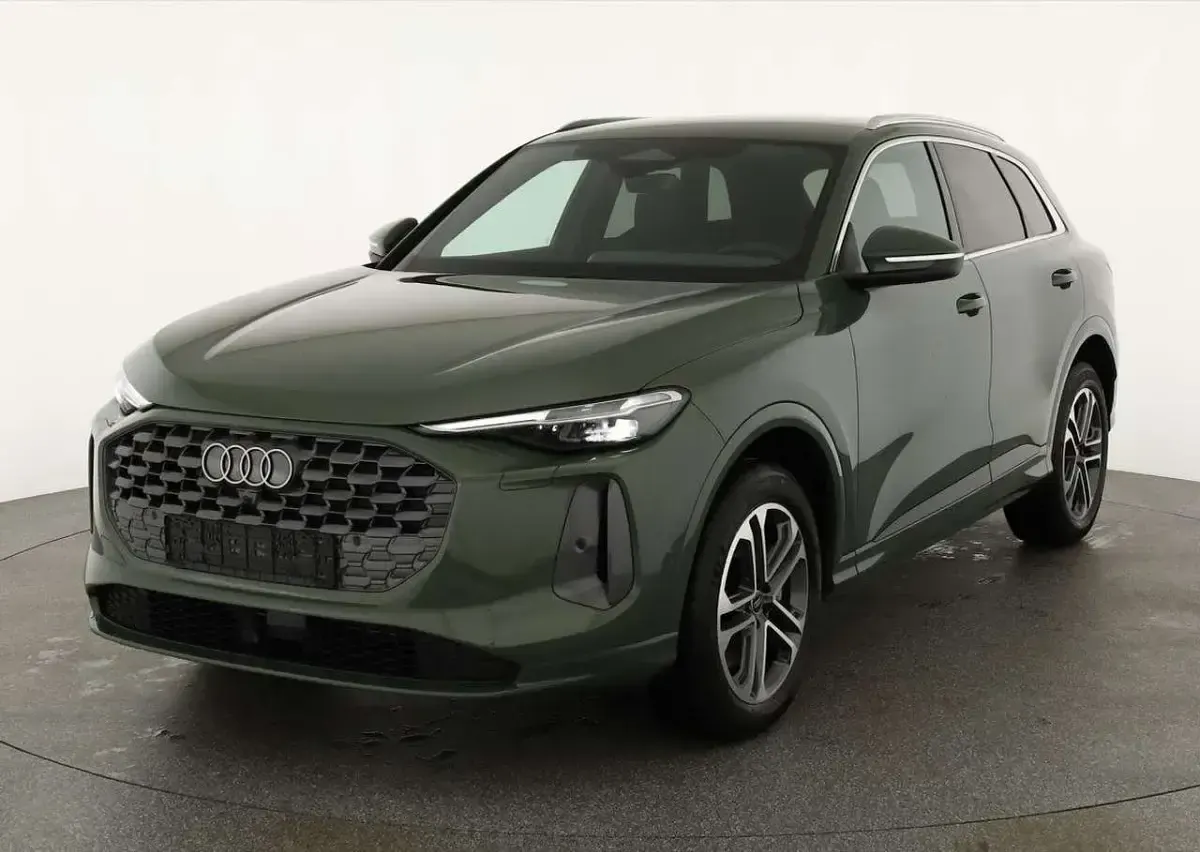 Neu Audi Q5 Sport 204 PS (150 kW) 2026 Distriktgrün metallic SUV