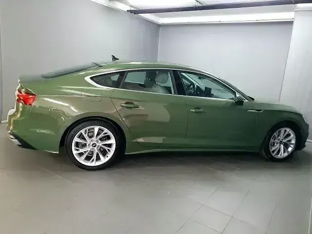 Gebraucht Audi A5 Sportback Advanced Plus 204 PS (150 kW) 2022 Distriktgrün (metallic) Kleinwagen