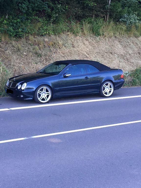 Schwarz Gebraucht 2001 Mercedes CLK430 Avantgarde Cabrio | 14.700 € - Bild 1/4