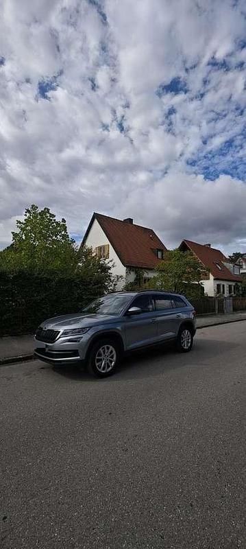 Grau Gebraucht 2018 Skoda Kodiaq Ambition SUV | 18.900 € (Guter Preis) - Bild 1/4