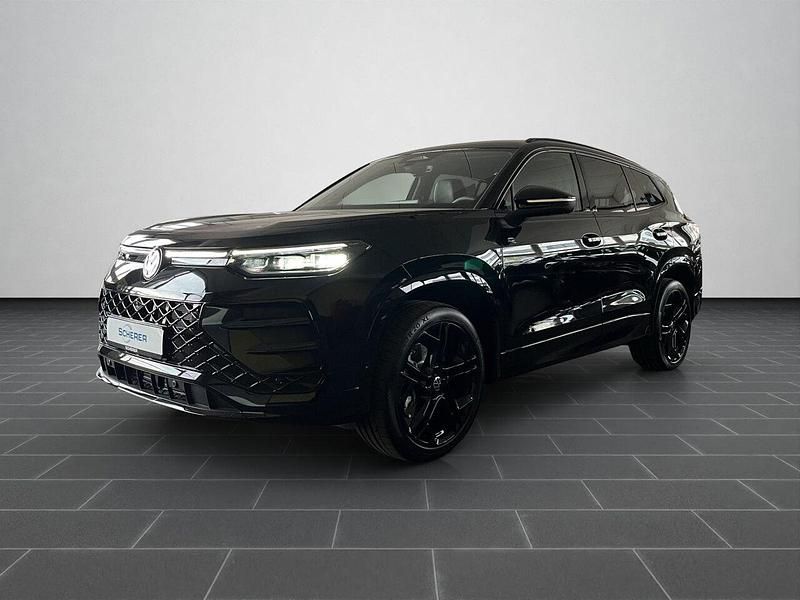 Grenadillschwarz metallic (metallic) Gebraucht 2025 VW Tayron R-line SUV | 59.990 € (Fairer Preis) - Bild 1/4
