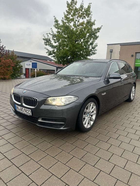 Grau Gebraucht 2017 BMW 530 Kombi | 15.500 € (Fairer Preis) - Bild 1/4