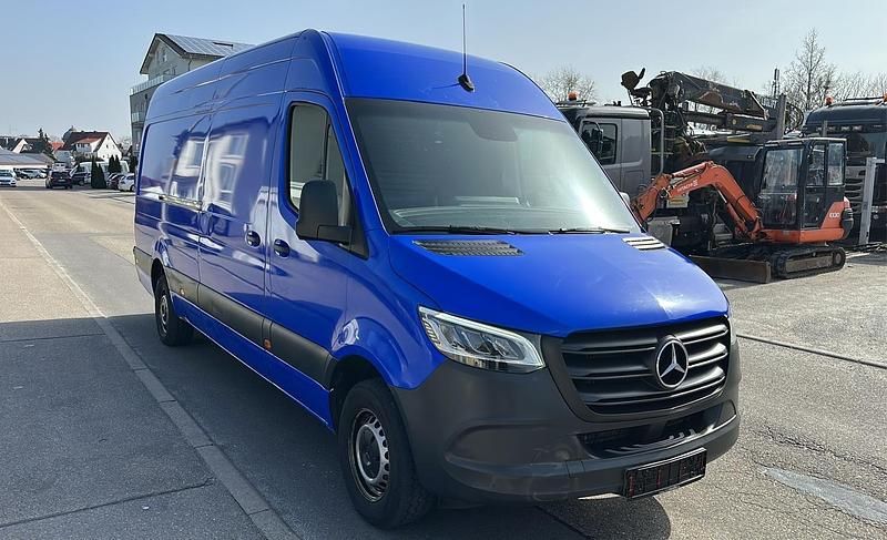 Gebraucht Mercedes Sprinter 150 PS (110 kW) 2022 Blau Van