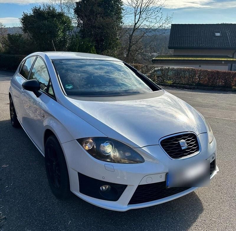 Weiß Gebraucht 2011 Seat Leon FR Kleinwagen | 6.500 € (Fairer Preis) - Bild 1/4
