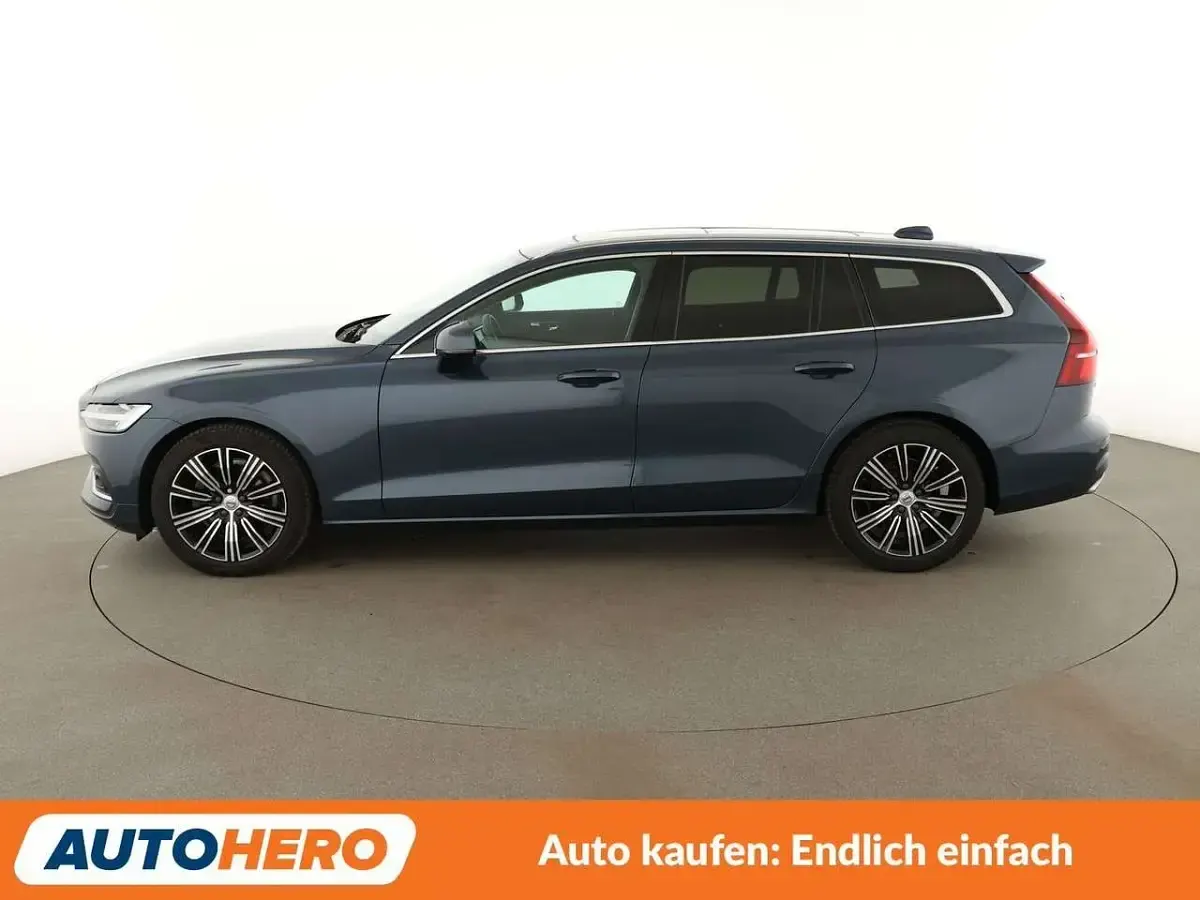 Gebraucht Volvo V60 Inscription 150 PS (110 kW) 2019 Blau Kombi