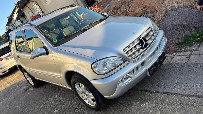 Silber Gebraucht 2003 Mercedes ML270 SUV | 4.700 € (Fairer Preis) - Bild 1/4