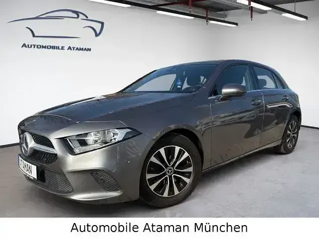 Gebraucht Mercedes A200 160 PS (117 kW) 2021 Grau Limousine