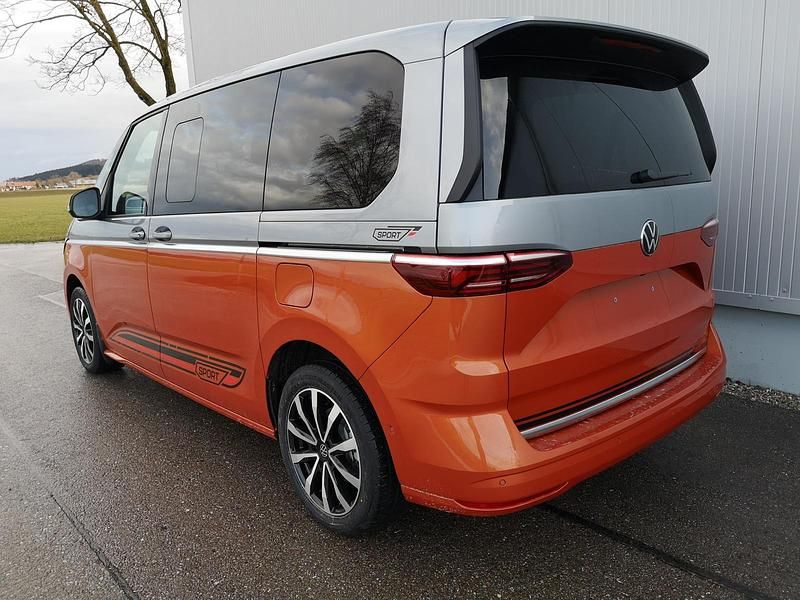 Neu VW Multivan Edition 150 PS (110 kW) 2025 Monosilber metallic / energetic orange metallic Van / Kleinbus