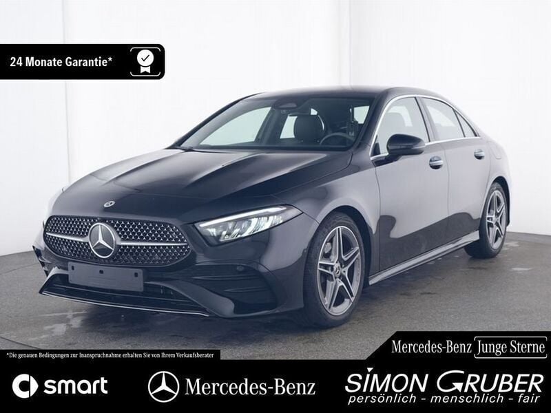 Kosmosschwarz (metallic) Gebraucht 2024 Mercedes A180 AMG Limousine | 32.950 € (Fairer Preis) - Bild 1/4