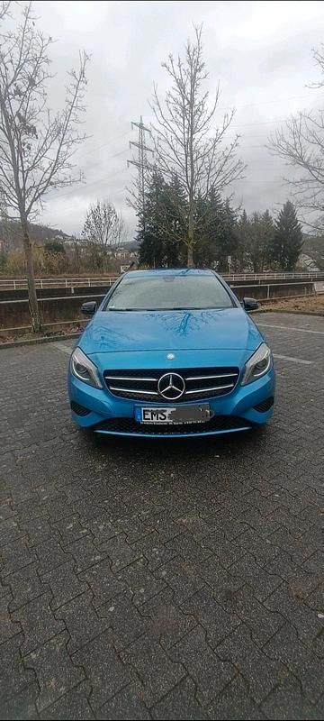 Gebraucht Mercedes A200 140 PS (102 kW) 2015 Blau Kleinwagen