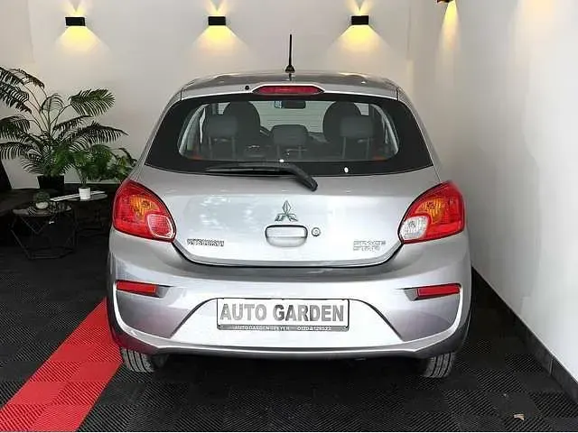 Gebraucht Mitsubishi Space Star Basis 71 PS (52 kW) 2016 Platinumgrau (m) Kleinwagen