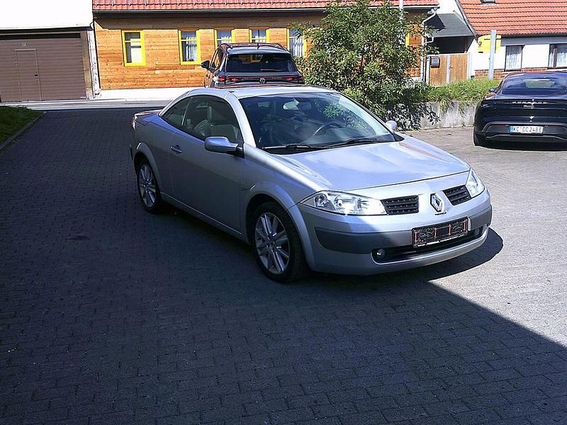 Gebraucht Renault Mégane Cabriolet Dynamique 131 PS (96 kW) 2006 Silber Cabrio