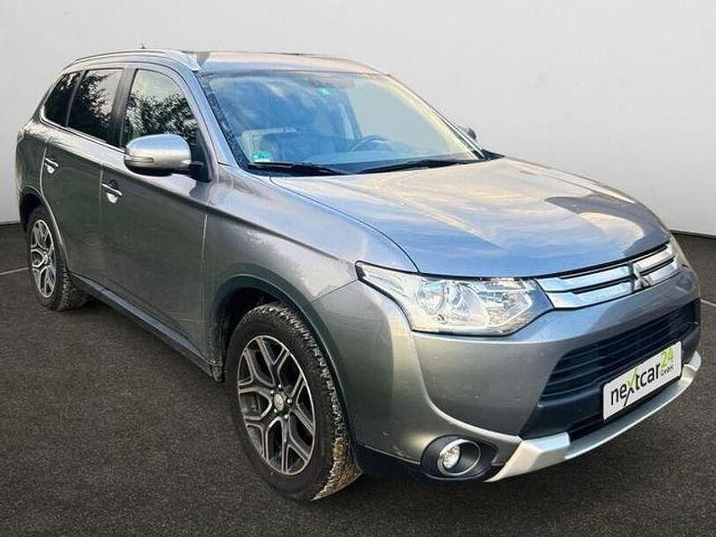 Gebraucht Mitsubishi Outlander Classic Collection Plus 150 PS (110 kW) 2015 Grau SUV