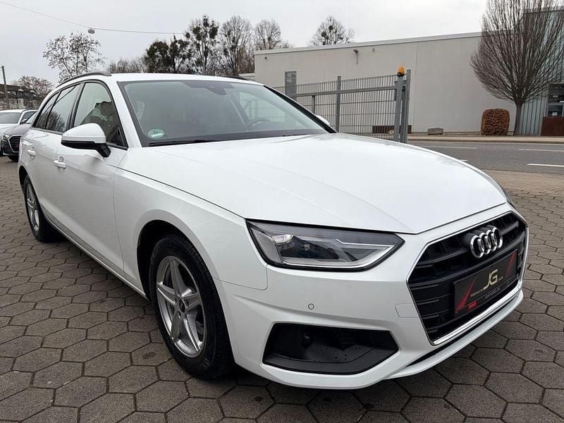 Gebraucht Audi A4 Sport 163 PS (119 kW) 2023 Weiß Kombi