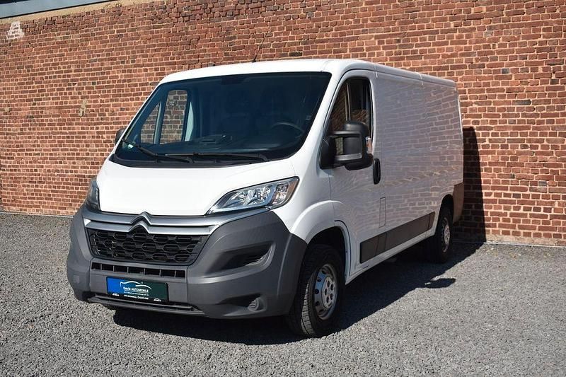 Weiß Gebraucht 2016 Citroën Jumper Van / Kleinbus | 8.690 € (Superpreis) - Bild 1/4