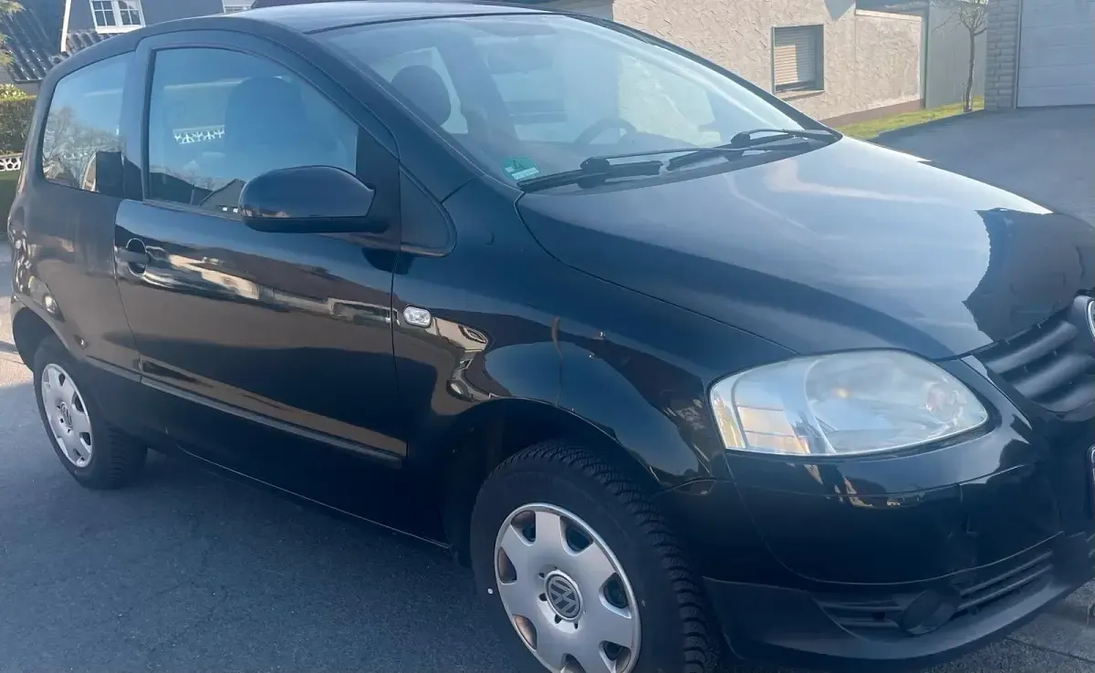 Gebraucht VW Fox 54 PS (39 kW) 2006 Schwarz Kleinwagen