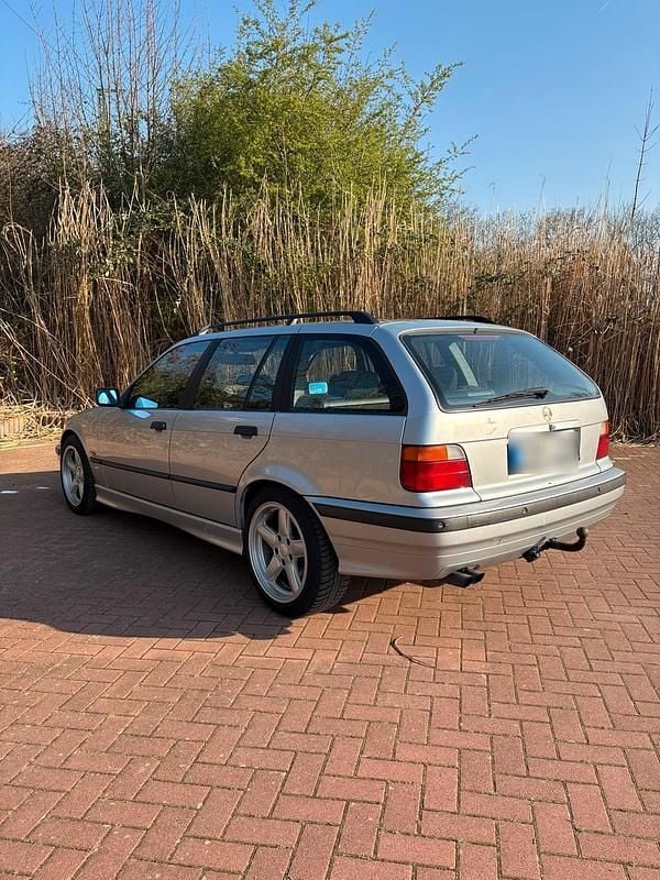 Gebraucht BMW 328 193 PS (141 kW) 1997 Silber Kombi