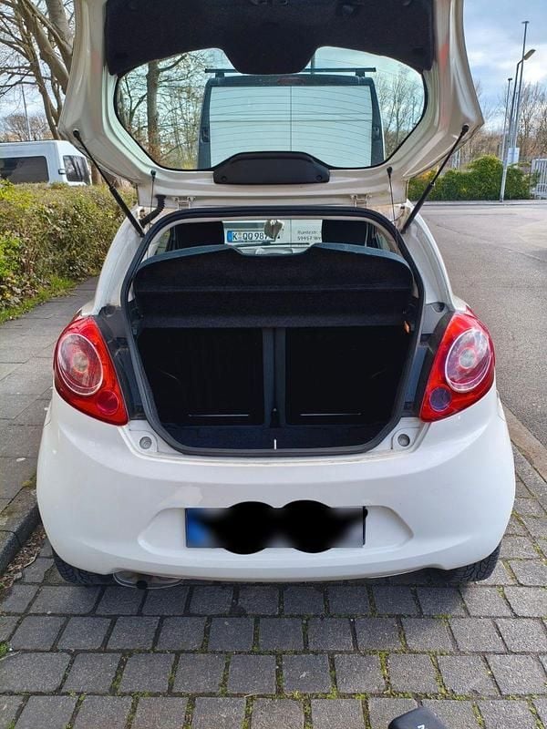 Gebraucht Ford Ka Trend 69 PS (50 kW) 2015 Weiß Kleinwagen