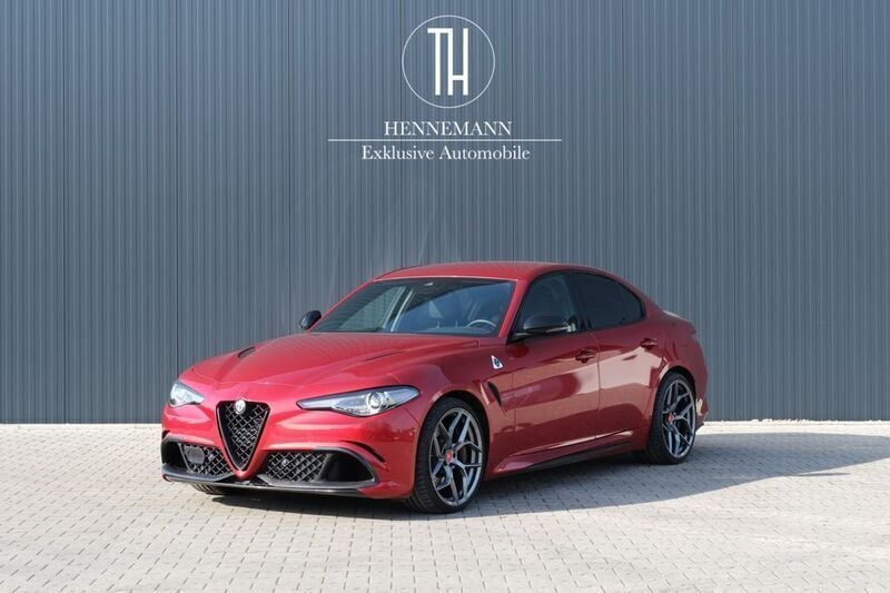 Rot Gebraucht 2023 Alfa Romeo Giulia Quadrifoglio Limousine | 69.870 € (Guter Preis) - Bild 1/4