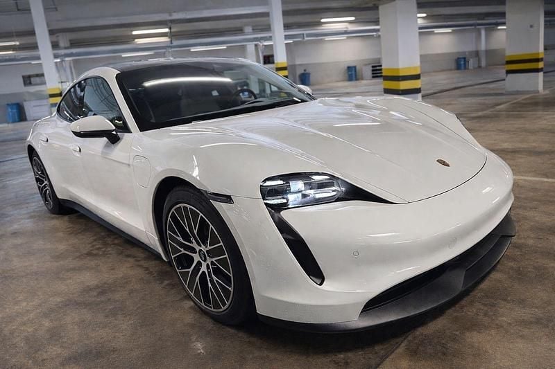 Gebraucht Porsche Taycan Performance Package 350 kW (476 PS) 2021 Weiß Coupé