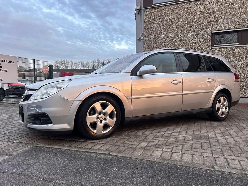 Gebraucht Opel Vectra Edition+ 120 PS (88 kW) 2007 Silber Kombi