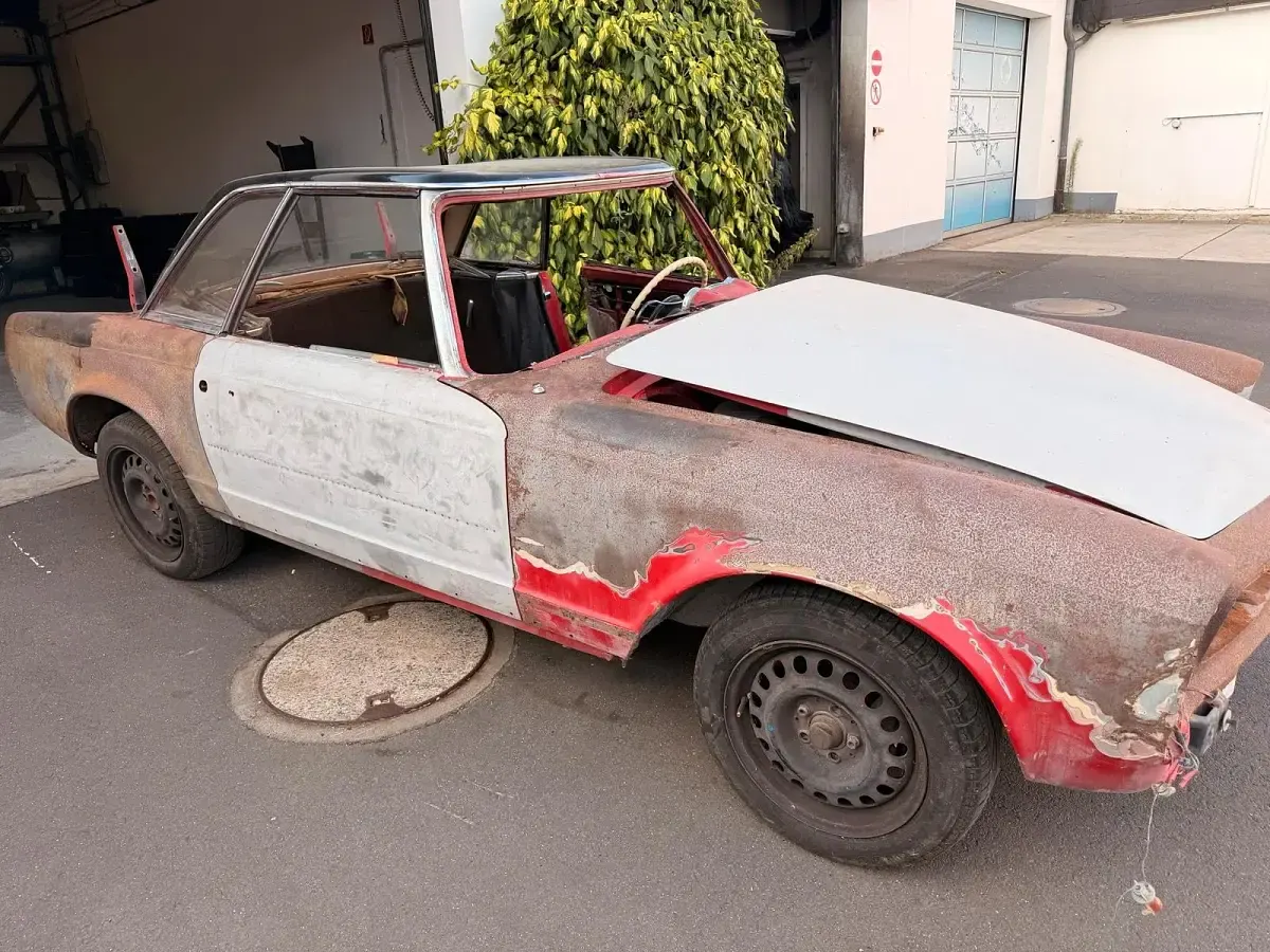 Gebraucht Mercedes 230 110 PS (80 kW) 1967 Rot Coupé