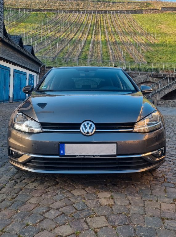 Grau Gebraucht 2018 VW Golf VII Join Limousine | 17.000 € (Guter Preis) - Bild 1/4