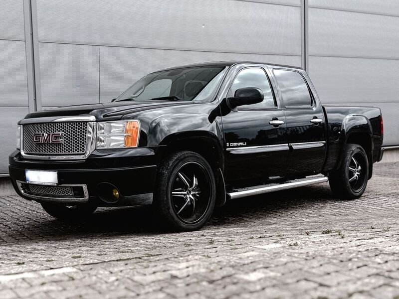 Schwarz Gebraucht 2010 GMC Sierra SUV | 19.900 € - Bild 1/4